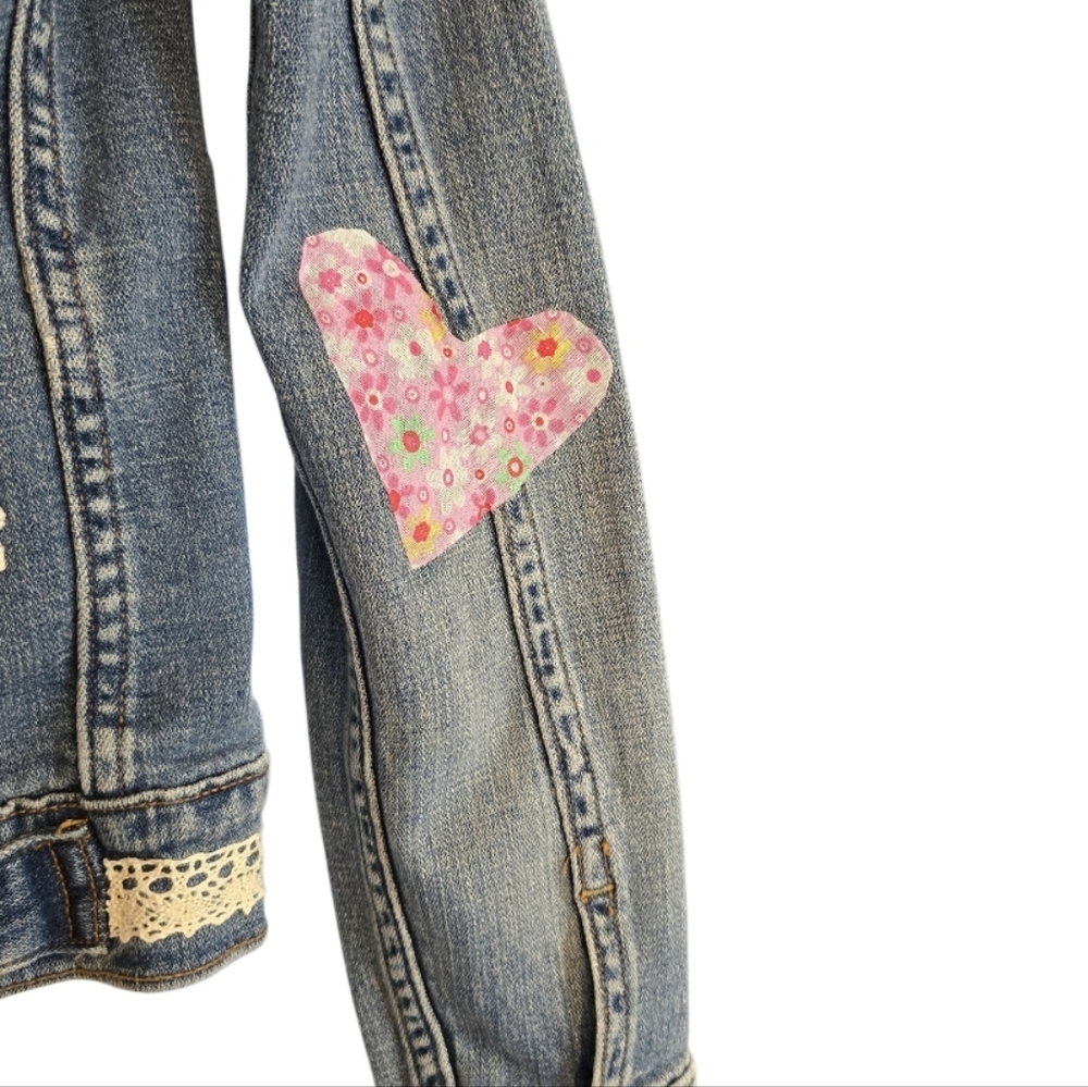 Upcycled Hand Crafted Boho Cottage On Levi's Trucker Denim Jacket Size Sm In EUC - Picture 6 of 11